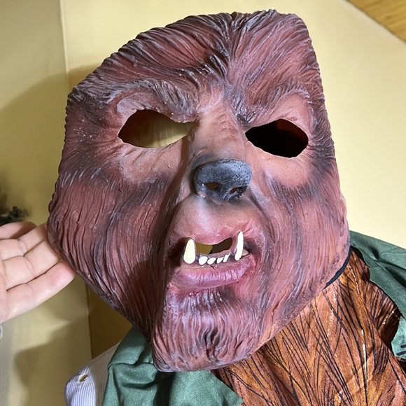 The WOLFMAN Universal Studios Costume Body suit + Rubber Mask Size Child S 4-6 - Picture 3 of 16